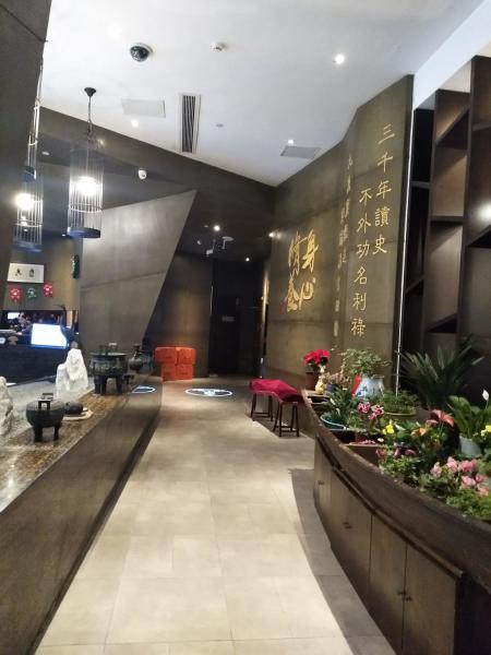 蘇州書香世家酒店具有文化特色。標(biāo)識(shí)廠家一站式定制--【巨匠標(biāo)識(shí)】