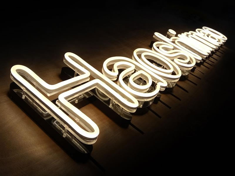 標(biāo)識標(biāo)牌制作工藝--噴漆——【巨匠標(biāo)識，標(biāo)識制作廠家】